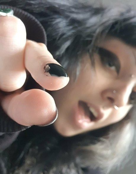 vi0let night モデル 写真