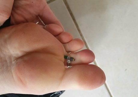 乳首 オンリーファンズ ポルノ 写真