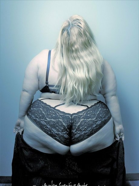 黒檀ペッギングオンリーファンズ 無料 写真