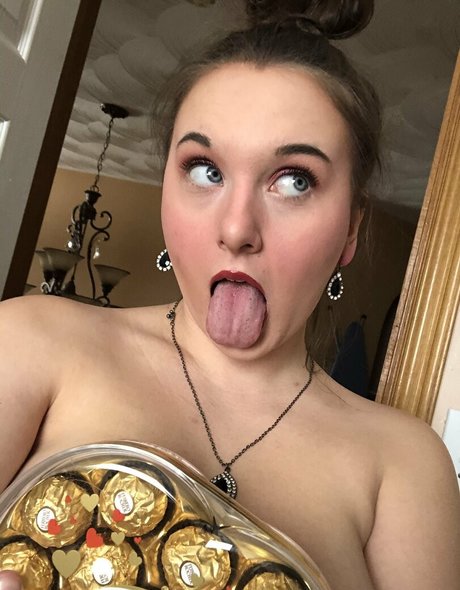 日本の熟女オンリーファンズ 無料セクシー 画像