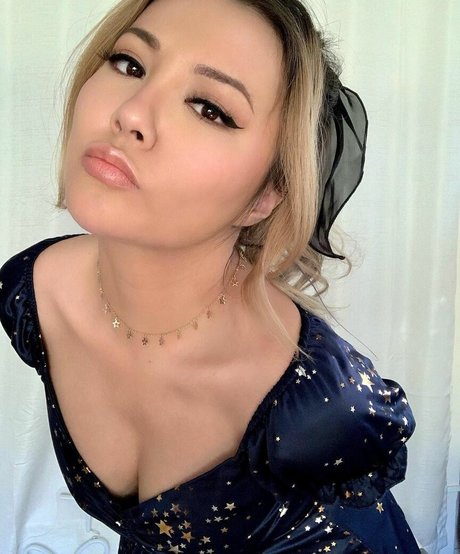 乳首オーガズム オンリーファンズ セクシーヌード 画像