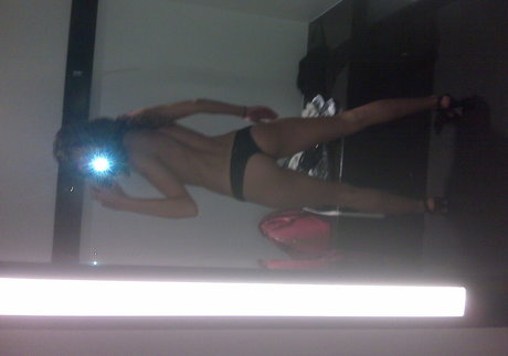 熟女の手コキオンリーファンズ 美しい裸 写真