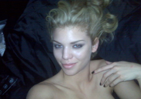 AnnaLynne McCord ヌードのポルノスター アーカイブ