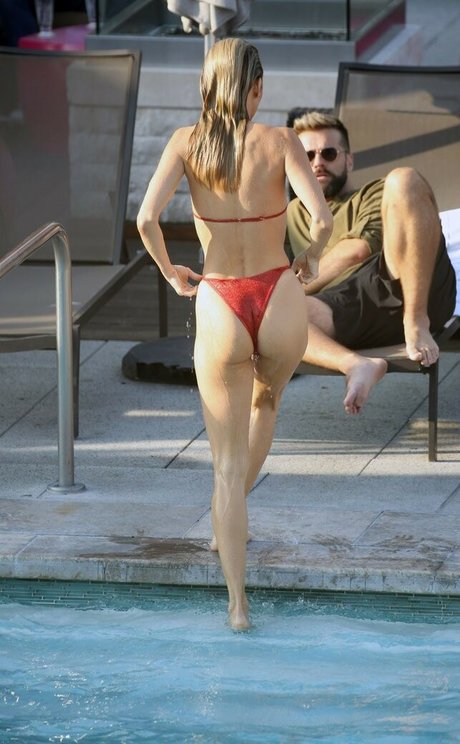 AnnaLynne McCord スター 裸 画像