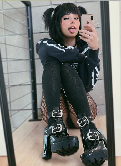 Nikki Barlowe トップモデル ギャラリー