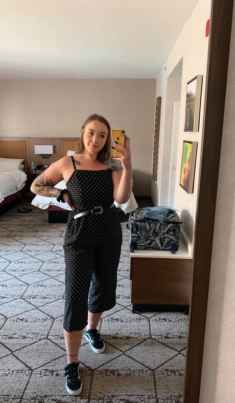 ヌード妻オンリーファンズ アートヌード 写真