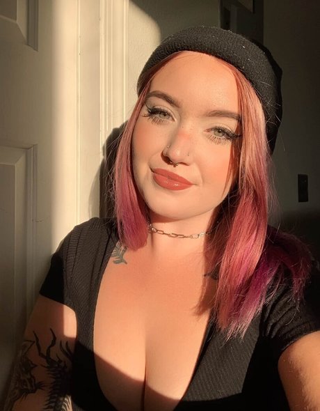 赤毛の痩せたオンリーファンズ ポルノ 画像