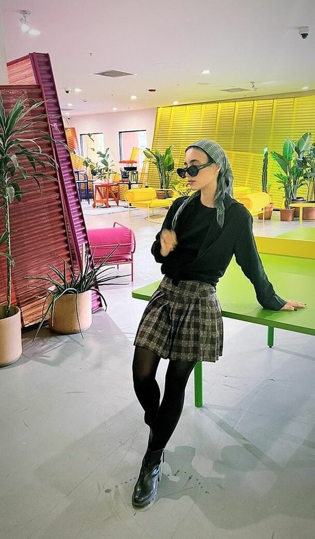 Sher Arar エロティックモデル アーカイブ