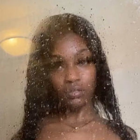 フィットネスコーチオンリーファンズ アートヌード 写真