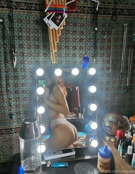 Evaveil xxxポルノスター 画像