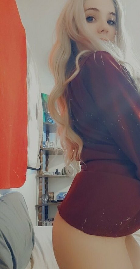 Miezute ポルノ女優 写真