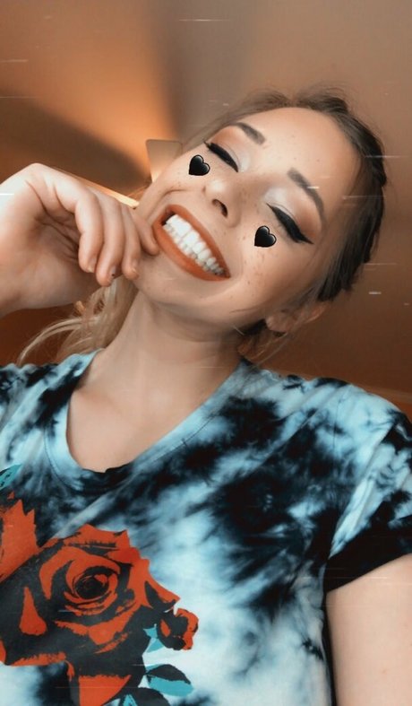 切断者オンリーファンズ 無料ヌード 写真