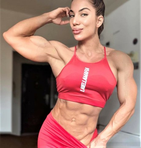 巨乳タトゥーオンリーファンズ ホット裸 画像