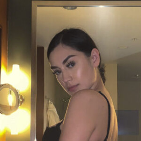 おばあちゃんの熟女オンリーファンズ 美しい ギャラリー