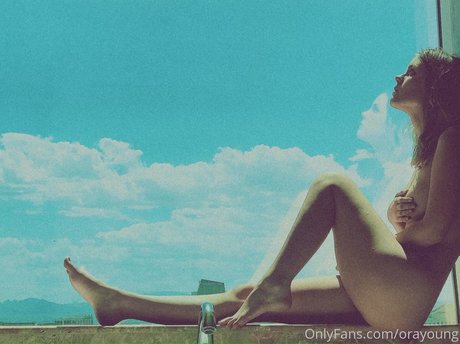 Ora Young 完璧なモデル 画像