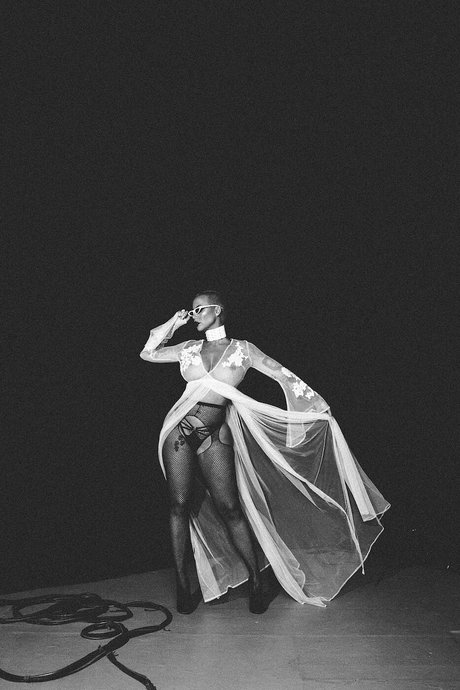 Amber rose 裸のポルノスター 画像