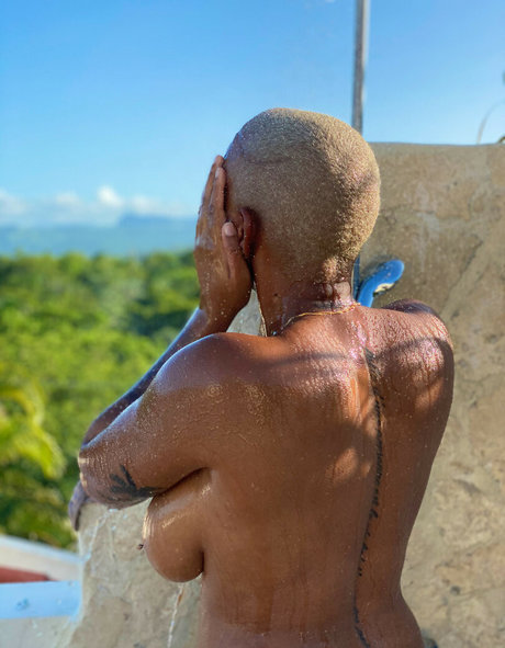 AllynRa ヌードのポルノスター 画像