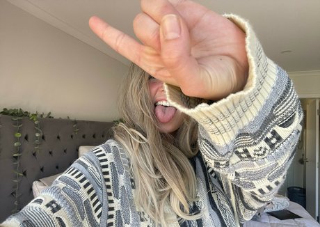 Scarlet Tamper 無料のスター 画像