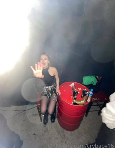 小さいチンポのシーメールオンリーファンズ セックス 写真