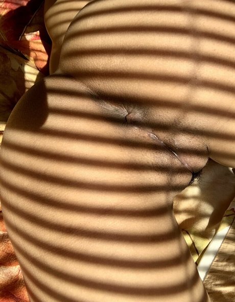 筋肉トランスオンリーファンズ アート裸 写真