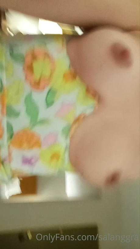 Salanggra モデル 写真