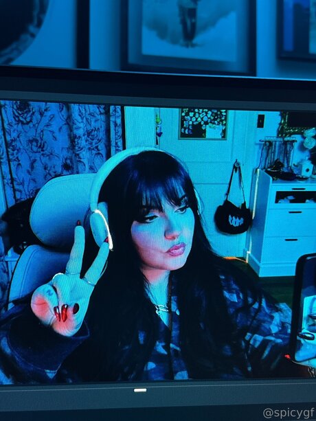 曲線美のオンリーファンズのキャスティング 無料ポルノ アーカイブ