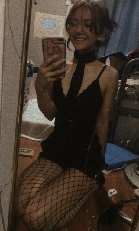 金髪の顔射オンリーファンズ 無料 画像