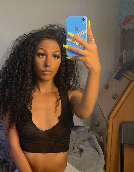 パンツを食い込ませるオンリーファンズ 美しいxxx 写真