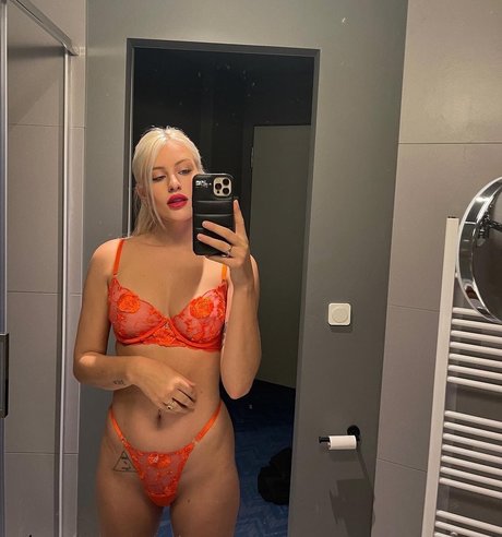 Chloe Verhagen ホットスター 写真