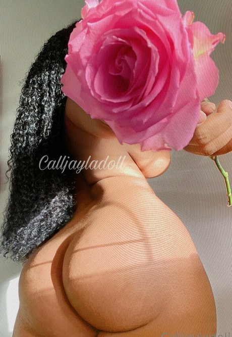 指マン 潮吹き オンリーファンズ アート裸 画像