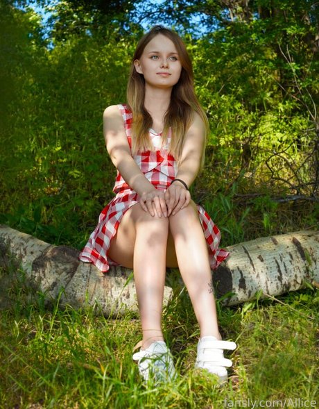 Alisaya セクシーモデル 写真