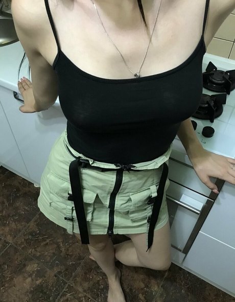 ニューハーフが女の子とセックスするオンリーファンズ ホット 写真