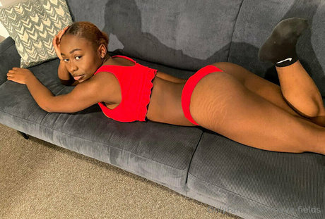 Maya fields 裸のポルノスター 画像