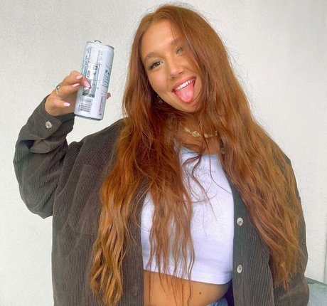 教室オンリーファン ポルノ 画像