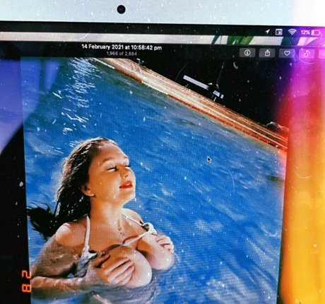 Hayley Aurisch ポルノスター アート 写真