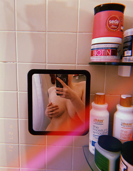 アラブの女の子オンリーファンズ ヌード 写真