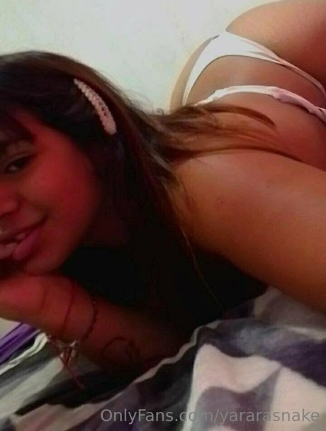 yararasnake 裸のモデル 画像