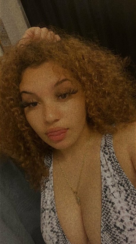 mariiahriiah 裸のスター 写真