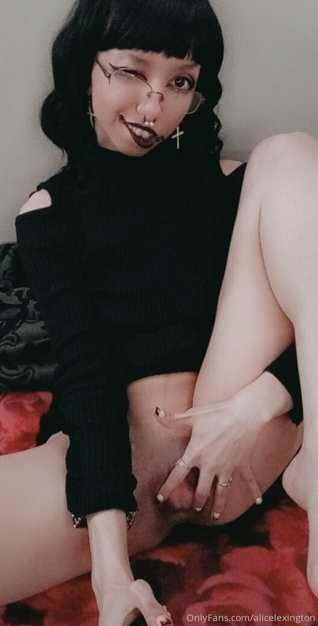 alicelexington 裸のモデル 画像