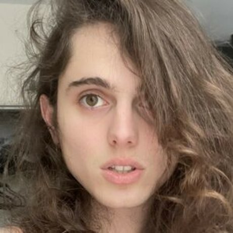 ニューハーフの乗馬オンリーファンズ セックス 画像