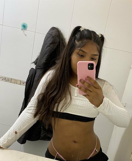 babyaliison 裸のポルノスター 写真