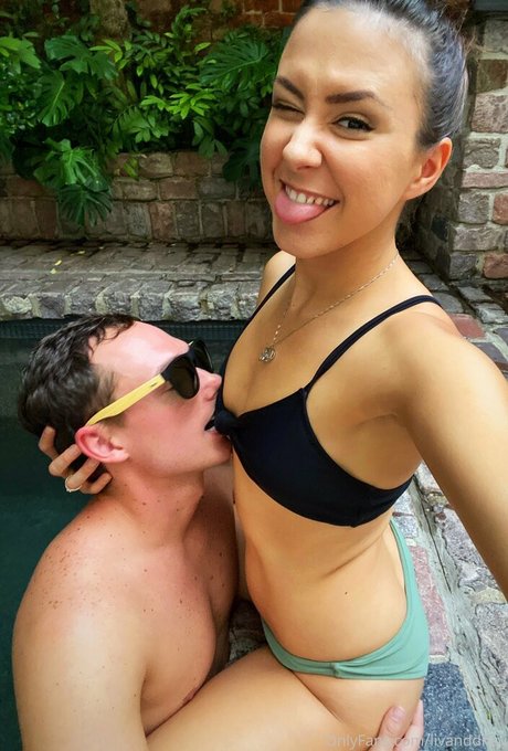 ストリップショー オンリーファンズ 美しい ギャラリー