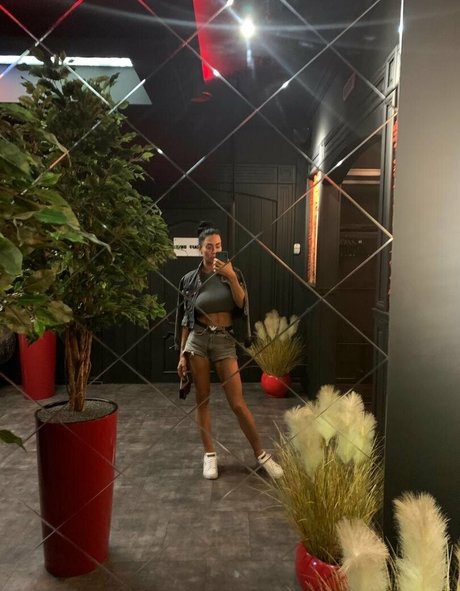 Sexy Alisa ヌードスター ギャラリー