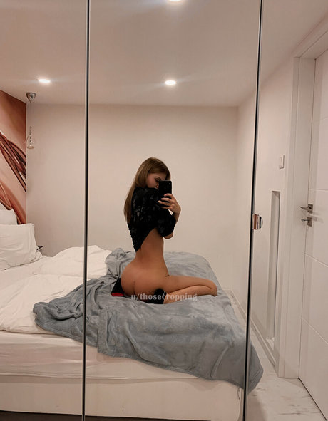 角質の女の子オンリーファンズ セクシーヌード 写真