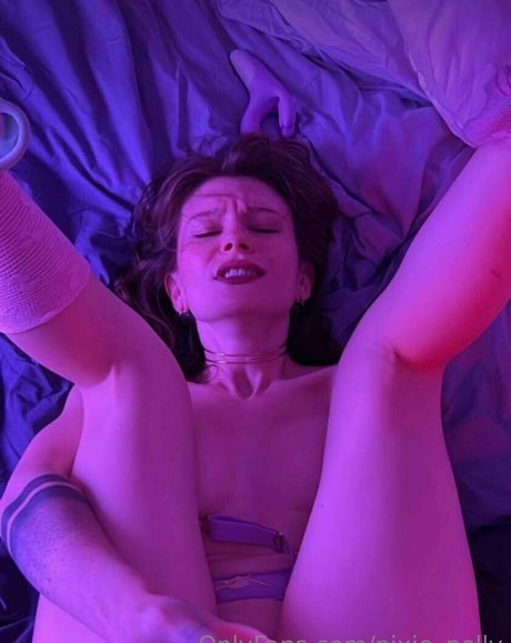 pixie polly アダルトモデル 写真