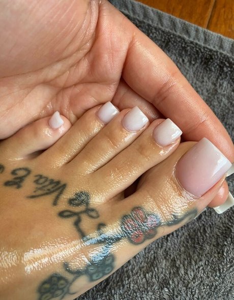 Told truths セックスモデル 画像