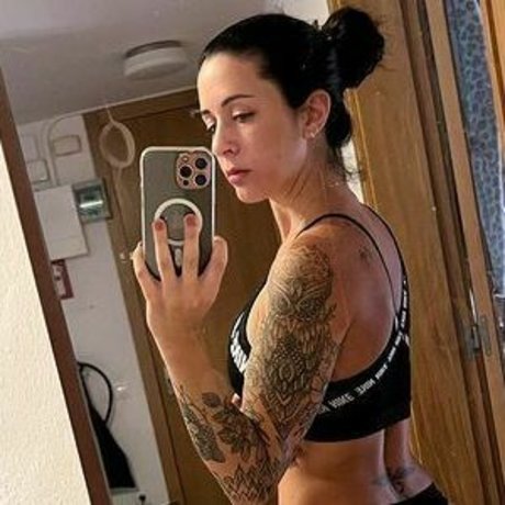 Miklove 完璧な女優 写真