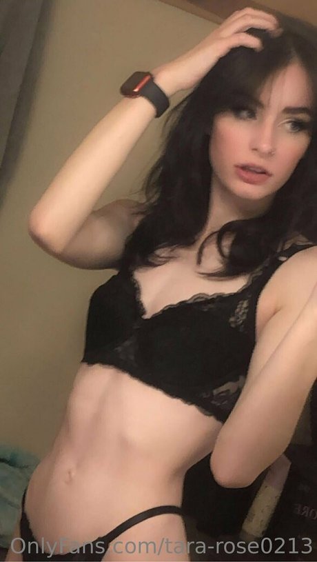 指マン 潮吹き オンリーファンズ ヌード 写真