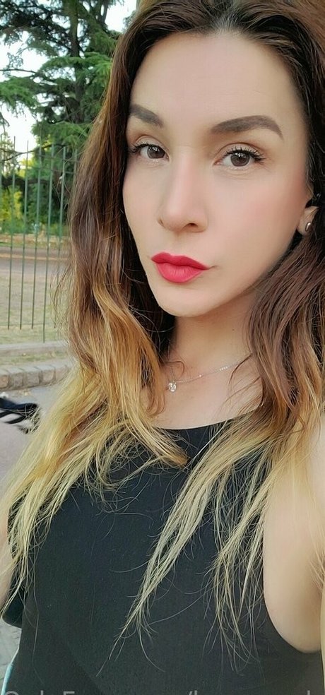 エボニーサマーオンリーファンズ 無料ポルノ 写真