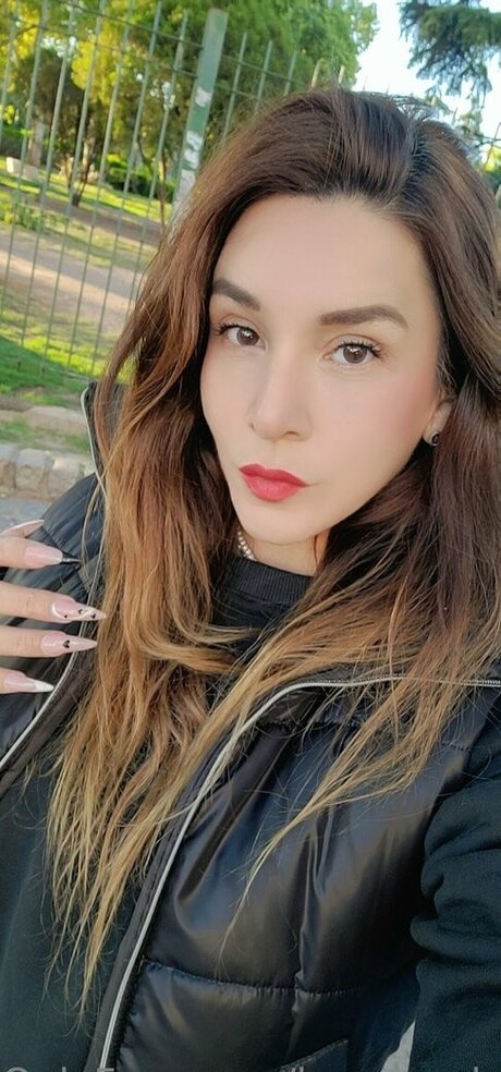 最もホットなティーンオンリーファン アートxxx 写真